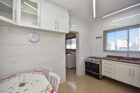 Apartamento para alugar com 142m², 3 quartos e 2 vagasCozinha