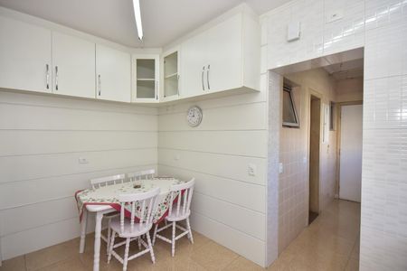 Apartamento para alugar com 142m², 3 quartos e 2 vagasCozinha
