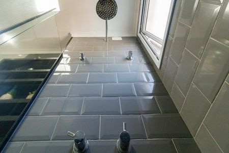 Apartamento à venda com 56m², 2 quartos e 1 vaga Apartamento à venda com 56m², 2 quartos e 1 vagaBanheiro da Suíte