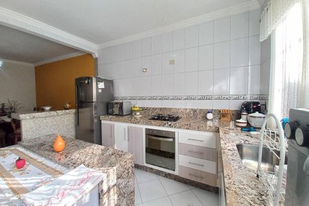 Casa à venda com 105m², 2 quartos e 3 vagasCozinha 