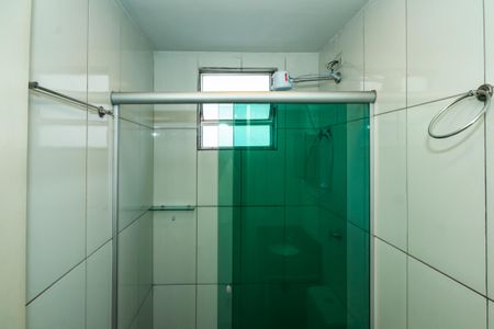 Banheiro Social de apartamento para alugar com 2 quartos, 44m² em Itatiaia, Belo Horizonte