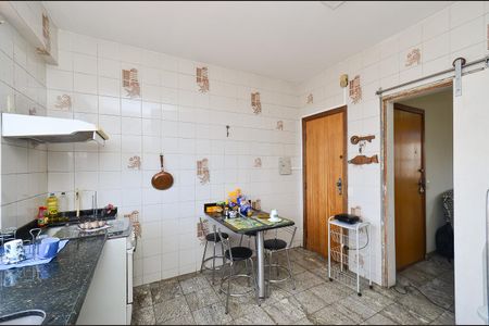 Apartamento para alugar com 175m², 3 quartos e 2 vagas Apartamento para alugar com 175m², 3 quartos e 2 vagasCozinha