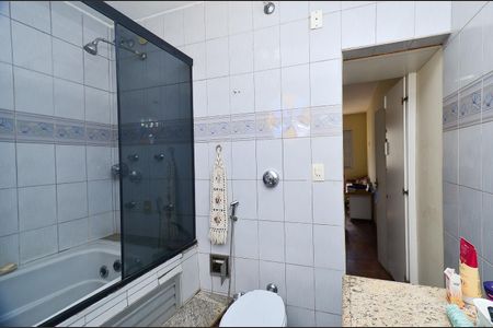 Apartamento para alugar com 175m², 3 quartos e 2 vagas Apartamento para alugar com 175m², 3 quartos e 2 vagasBanheiro 1