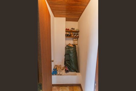 Rouparia de apartamento à venda com 5 quartos, 217m² em Cruzeiro, Belo Horizonte