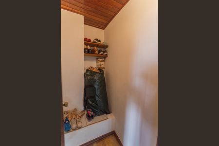 Apartamento para alugar com 217m², 5 quartos e 2 vagas Apartamento para alugar com 217m², 5 quartos e 2 vagasRouparia