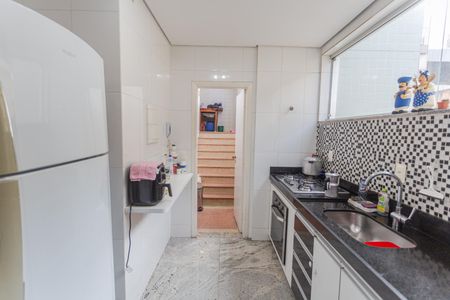 Apartamento para alugar com 217m², 5 quartos e 2 vagas Apartamento para alugar com 217m², 5 quartos e 2 vagasCozinha