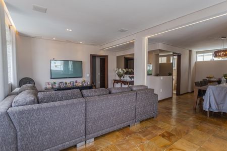 Apartamento para alugar com 217m², 5 quartos e 2 vagas Apartamento para alugar com 217m², 5 quartos e 2 vagasSala