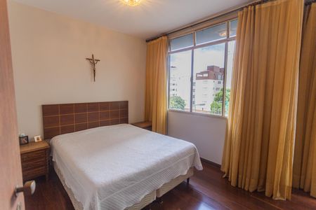 Apartamento para alugar com 217m², 5 quartos e 2 vagas Apartamento para alugar com 217m², 5 quartos e 2 vagasSuíte