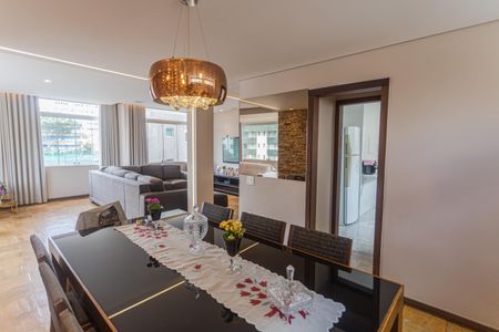 Apartamento para alugar com 217m², 5 quartos e 2 vagas Apartamento para alugar com 217m², 5 quartos e 2 vagasCopa