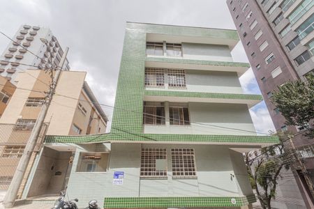 Apartamento para alugar com 217m², 5 quartos e 2 vagas Apartamento para alugar com 217m², 5 quartos e 2 vagasFachada