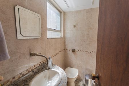 Apartamento para alugar com 217m², 5 quartos e 2 vagas Apartamento para alugar com 217m², 5 quartos e 2 vagasLavabo