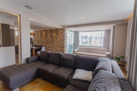 Apartamento para alugar com 217m², 5 quartos e 2 vagas Apartamento para alugar com 217m², 5 quartos e 2 vagasSala