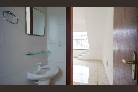 Banheiro corredor  de casa para alugar com 2 quartos, 80m² em Ingleses do Rio Vermelho, Florianópolis
