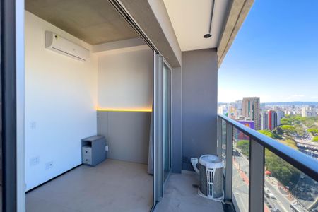 Varanda de kitnet/studio para alugar com 1 quarto, 22m² em Paraíso, São Paulo
