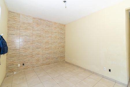 Sala de casa para alugar com 2 quartos, 150m² em Vila Valqueire, Rio de Janeiro