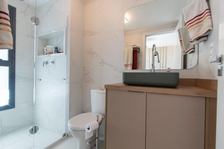 Apartamento à venda com 99m², 3 quartos e 2 vagas Apartamento à venda com 99m², 3 quartos e 2 vagasBanheiro da suíte