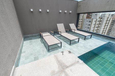 Apartamento à venda com 99m², 3 quartos e 2 vagas Apartamento à venda com 99m², 3 quartos e 2 vagasÁrea comum - Piscina