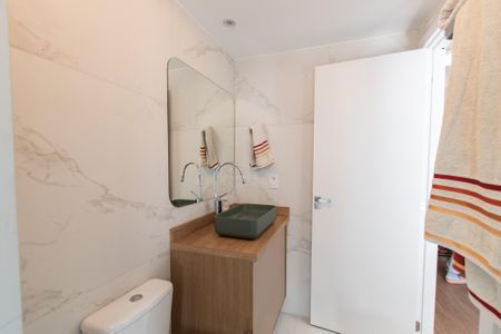 Apartamento à venda com 99m², 3 quartos e 2 vagas Apartamento à venda com 99m², 3 quartos e 2 vagasBanheiro da suíte