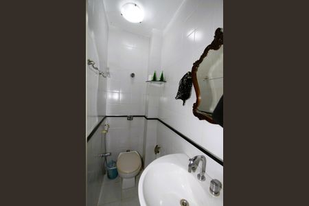 Apartamento para alugar com 300m², 4 quartos e 2 vagasBanheiro de serviço