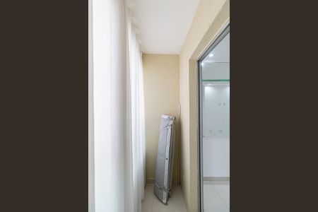Varanda Sala de apartamento para alugar com 2 quartos, 47m² em Jardim Santa Teresinha, São Paulo