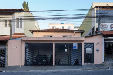 Casa de condomínio para alugar com 72m², 2 quartos e sem vaga Casa de condomínio para alugar com 72m², 2 quartos e sem vagaFachada