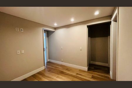 Apartamento para alugar com 165m², 3 quartos e 3 vagas