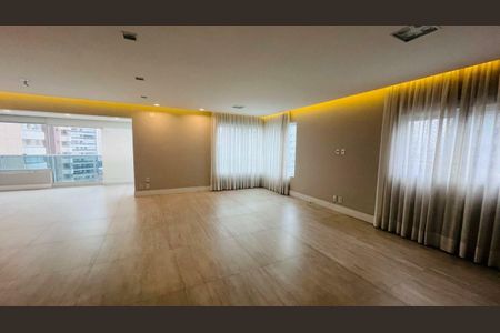 Apartamento para alugar com 165m², 3 quartos e 3 vagas