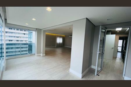 Apartamento para alugar com 165m², 3 quartos e 3 vagas