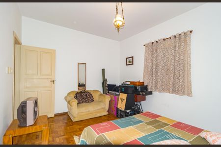 Casa à venda com 200m², 3 quartos e 2 vagasQuarto 3