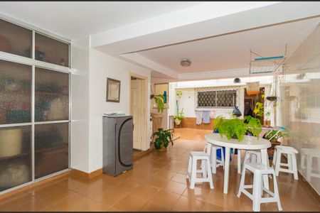 Casa à venda com 200m², 3 quartos e 2 vagasÁrea de Serviço