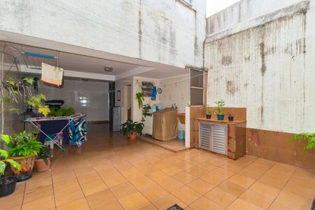 Casa à venda com 200m², 3 quartos e 2 vagasÁrea de Serviço