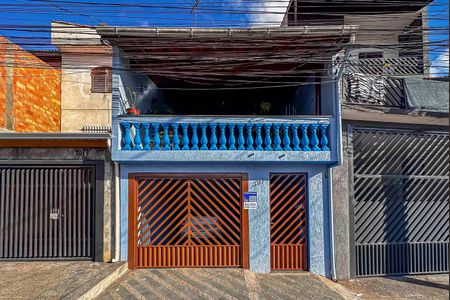 Casa para alugar com 189m², 3 quartos e 2 vagas Casa para alugar com 189m², 3 quartos e 2 vagasFachada