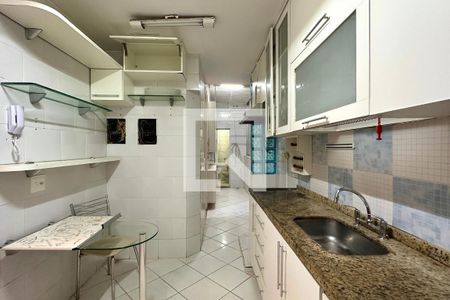 Cozinha de apartamento à venda com 3 quartos, 72m² em Copacabana, Rio de Janeiro
