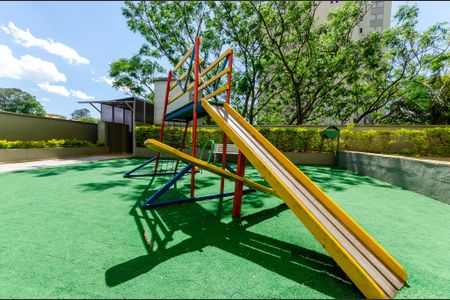 Apartamento à venda com 56m², 2 quartos e 1 vaga Apartamento à venda com 56m², 2 quartos e 1 vagaÁrea comum - Playground