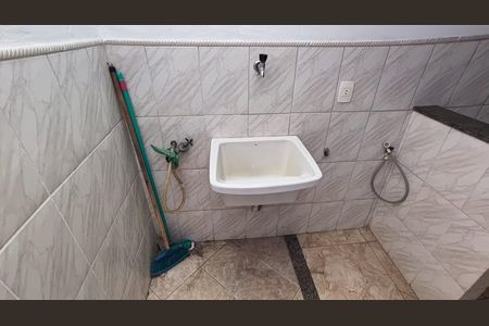 Casa de condomínio à venda com 65m², 2 quartos e 1 vagaÁrea de Serviço.