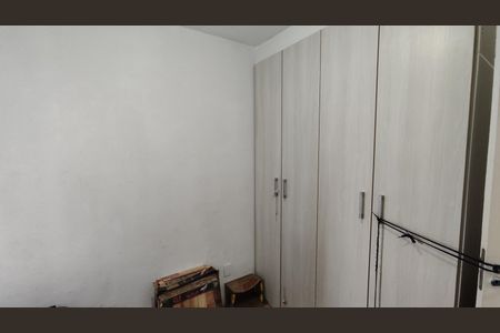 Quarto 2 de apartamento para alugar com 2 quartos, 50m² em Jardim das Oliveiras, Itaquaquecetuba