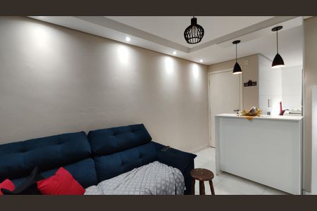 Sala de apartamento para alugar com 2 quartos, 50m² em Jardim das Oliveiras, Itaquaquecetuba