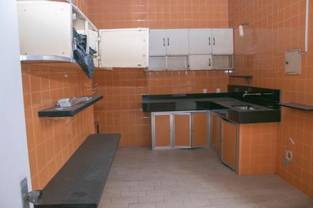 Casa à venda com 260m², 5 quartos e 2 vagas