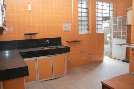 Casa à venda com 260m², 5 quartos e 2 vagas