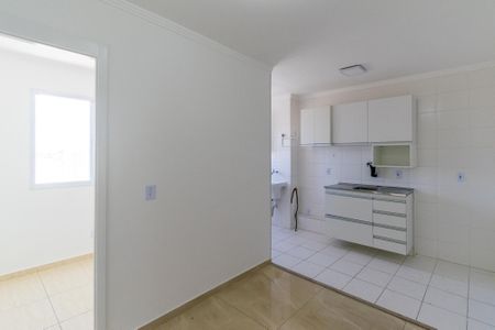 Sala/Cozinha de apartamento para alugar com 2 quartos, 33m² em Jardim Itacolomi, São Paulo