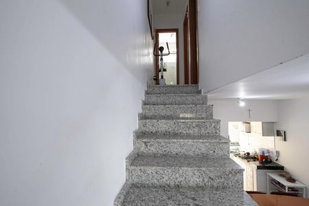 Escada de casa à venda com 2 quartos, 80m² em Parque Xangri-lá, Contagem