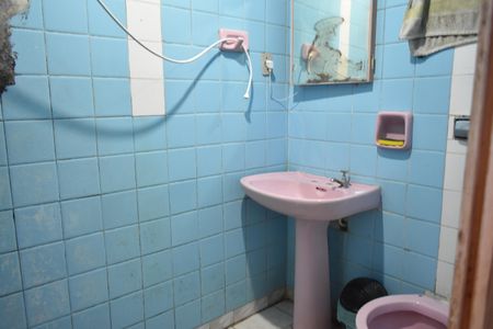 Banheiro de casa à venda com 4 quartos, 300m² em Chácara Inglesa, São Paulo