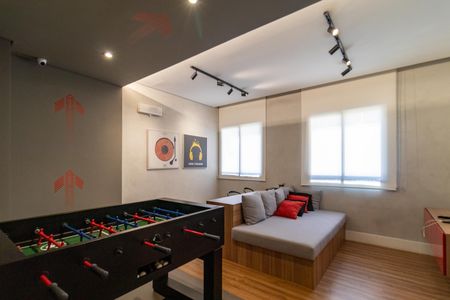 Apartamento à venda com 33m², 2 quartos e sem vaga Apartamento à venda com 33m², 2 quartos e sem vagaSalão de Jogos