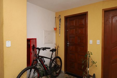 Apartamento à venda com 72m², 2 quartos e 2 vagasÁrea comum - Saguão do andar