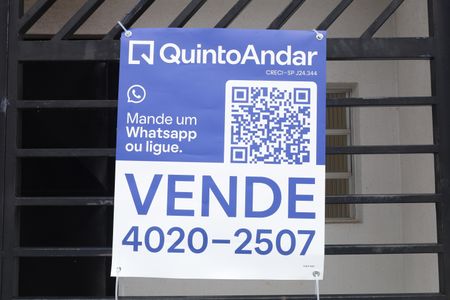 Apartamento à venda com 72m², 2 quartos e 2 vagasPlaca grande instalada na grade da fachada do condomínio - Código da placa: VGEF-696