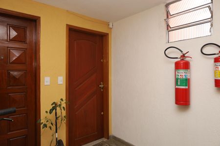 Apartamento à venda com 72m², 2 quartos e 2 vagasÁrea comum - Saguão do andar