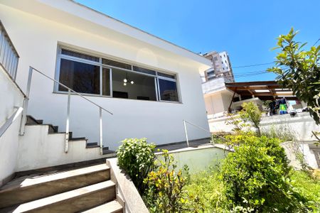 Casa para alugar com 210m², 3 quartos e 2 vagasÁrea externa