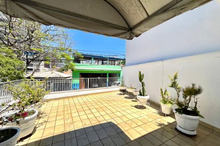 Casa para alugar com 210m², 3 quartos e 2 vagasVaranda