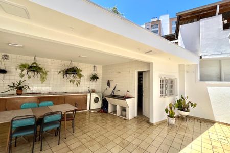 Casa para alugar com 210m², 3 quartos e 2 vagasÁrea de Serviço