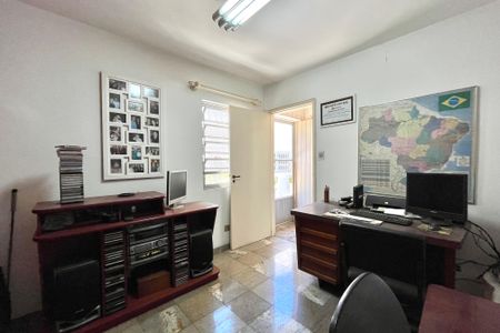 Casa para alugar com 210m², 3 quartos e 2 vagasEscritório